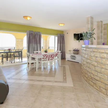 Hacienda Grof Jesenice (Split-Dalmatia)