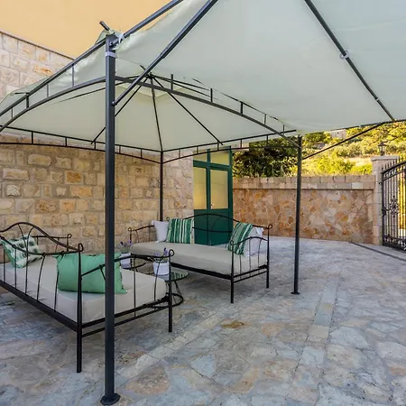 Hacienda Grof Villa Jesenice (Split-Dalmatia)